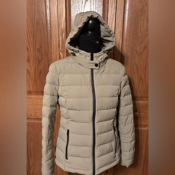 Michael Kors Packable Puffer Jacket-Hooded - Picture 1 of 10